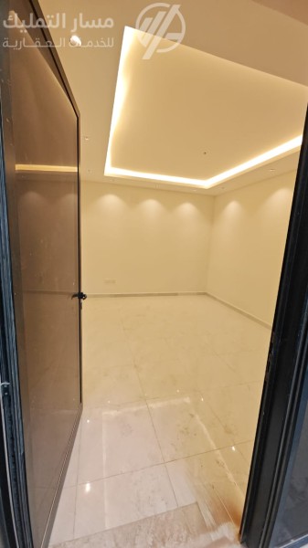 Photo by Daniel J. Schwarz